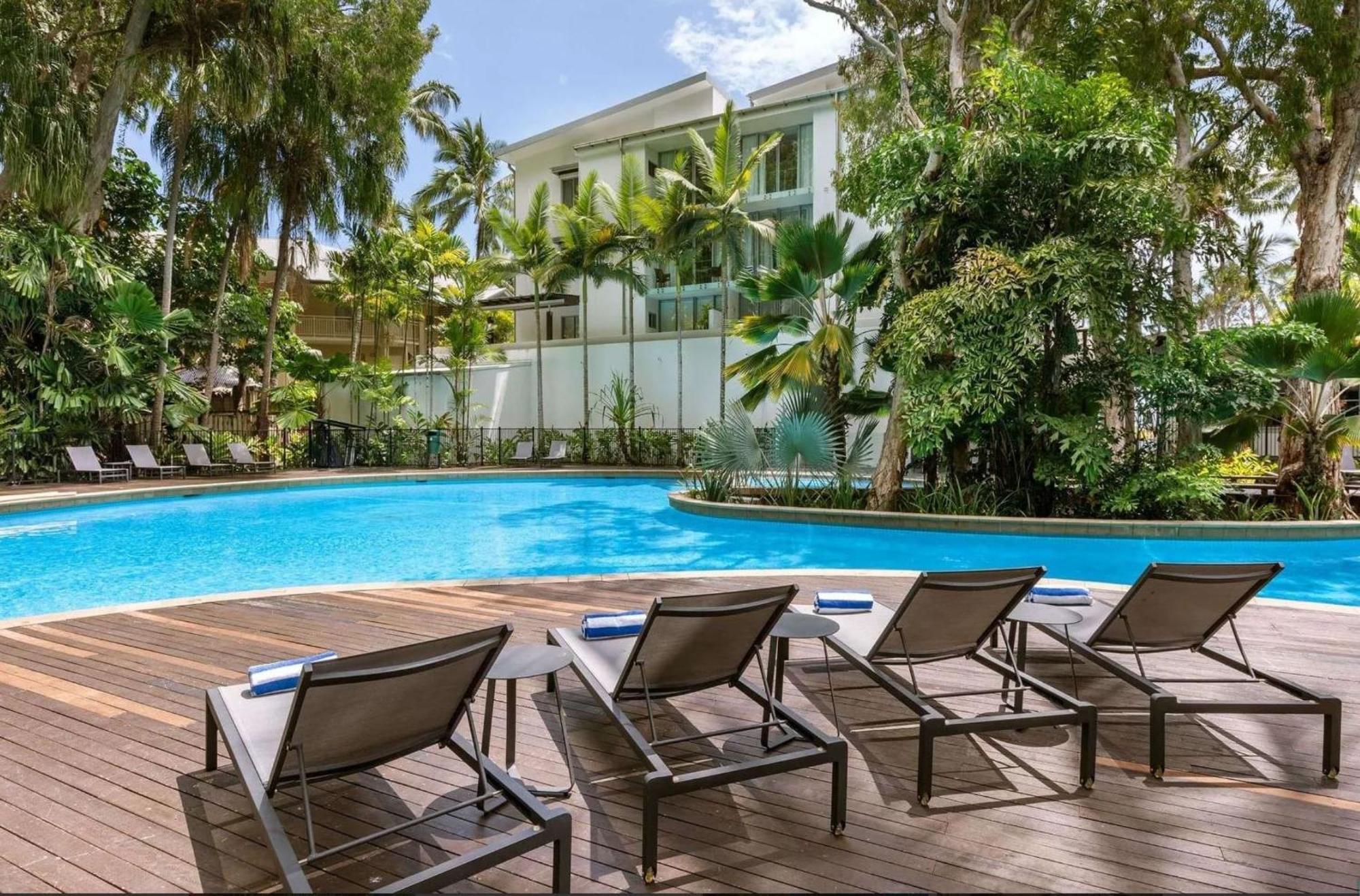 Palm Cove Beachside Apartments - Pool And Garden Views ภายนอก รูปภาพ